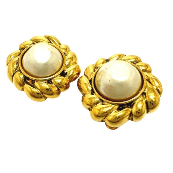 Chanel Coco Mark Gold Metal earring - Picture 1 of 6